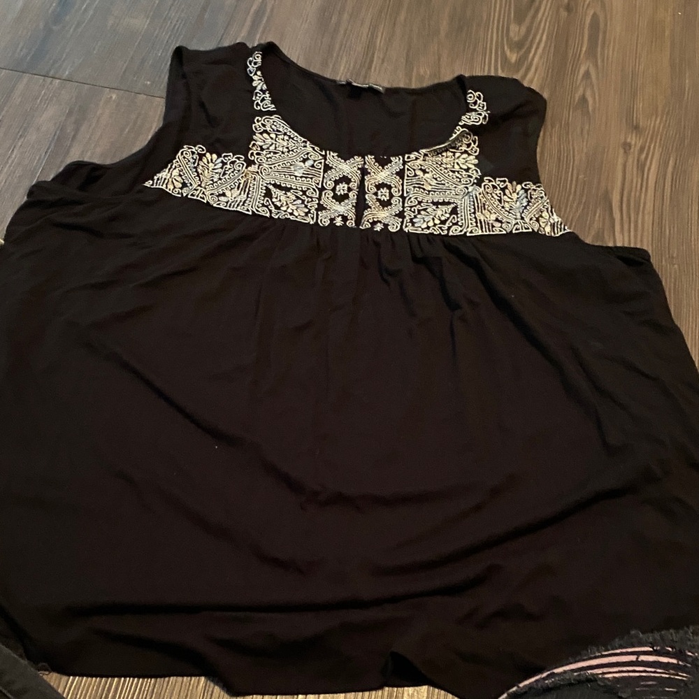 Adrianna Papell Black and White Embroidered Tank Top